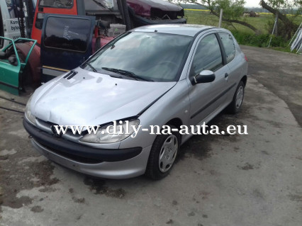 Peugeot 206 1.4hdi stříbrná na díly ČB