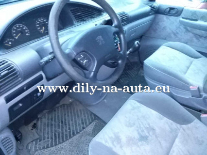 Peugeot 806 modrá na náhradní díly Praha / dily-na-auta.eu