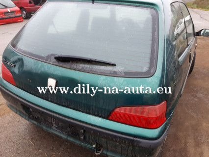 Peugeot 106 zelená metalíza na díly Brno / dily-na-auta.eu