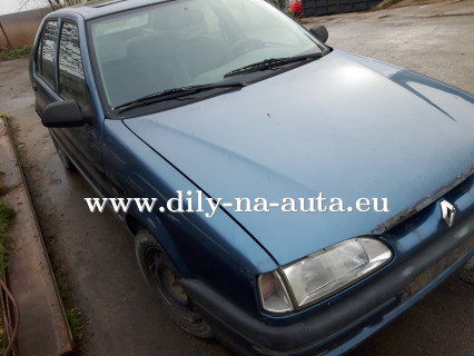 Renault 19 modrá na díly Brno / dily-na-auta.eu