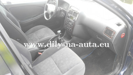 Toyota Avensis kombi modrá na díly Brno / dily-na-auta.eu