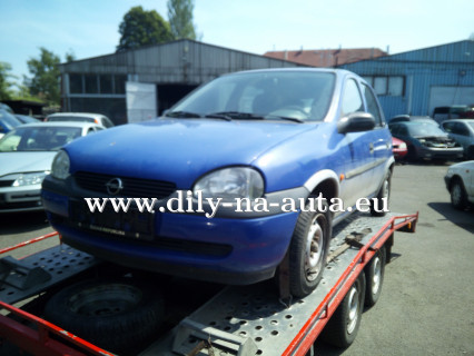 Opel Corsa modrá - díly z tohoto vozu