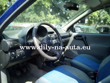 Opel Corsa modrá - díly z tohoto vozu / dily-na-auta.eu