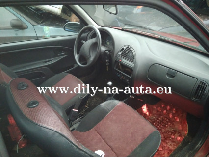 Citroen Saxo vínová - díly z tohoto vozu / dily-na-auta.eu