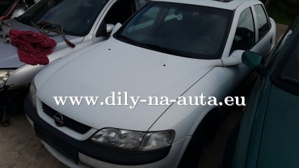 Opel Vectra bílá na náhradní díly České Budějovice / dily-na-auta.eu