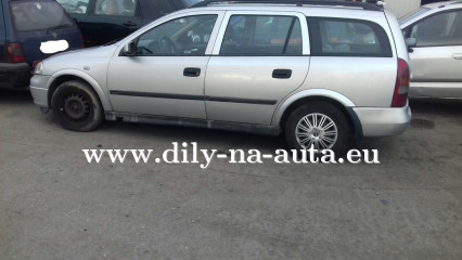 Opel Astra caravan stříbrná na náhradní díly Tábor