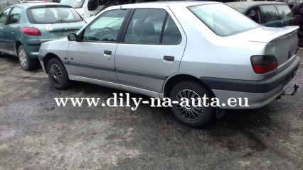 Peugeot 306 stříbrná na náhradní díly Tábor