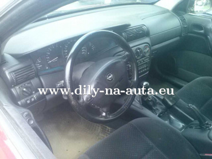 Opel Omega vínová na náhradní díly Písek / dily-na-auta.eu