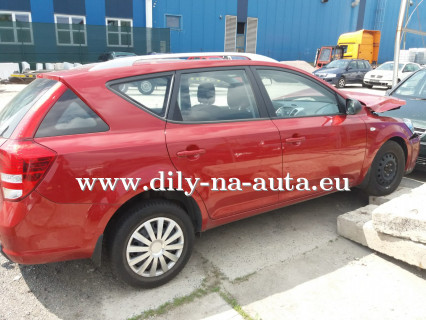 KIA CEED Combi 1.6i rok 2011 na náhradní díly Pardubice / dily-na-auta.eu